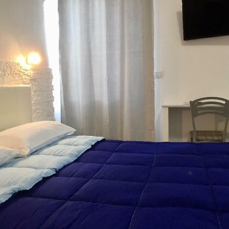 Hotel Il Viaggiatore Via Piave Gaeta Esterno foto